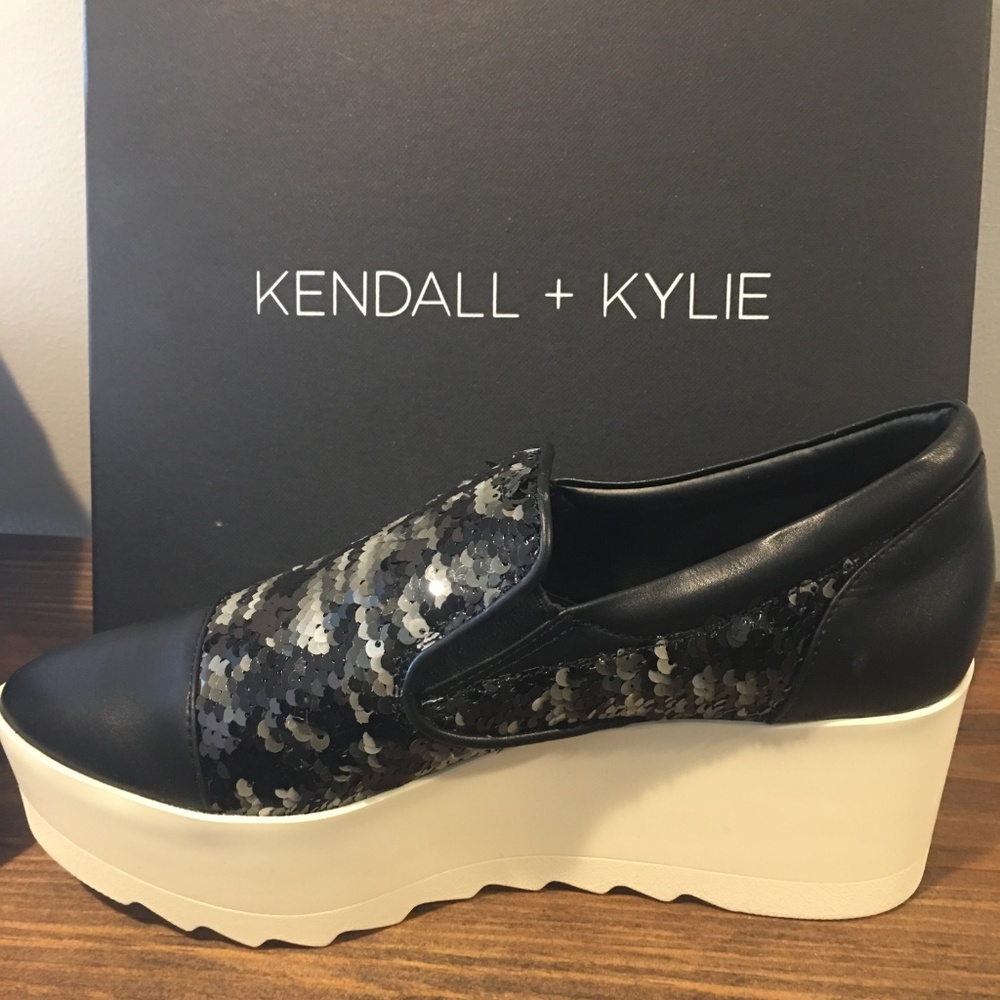 RARE - KENDALL + KYLIE Women's Tanya Sneaker